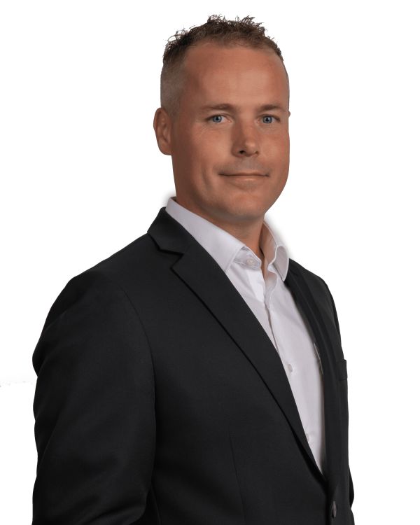Aaron Knelsen, Sales Representative